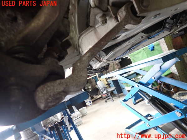 1UPJ-25975176]BMW 120i カブリオレ E88(UL20)右フロントロアアーム1 中古_m0001.jpg