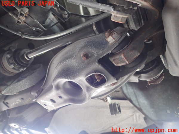 1UPJ-25975226]BMW 120i カブリオレ E88(UL20)左リアロアアーム1 中古_m0001.jpg