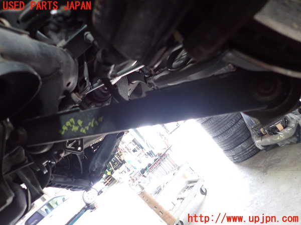 1UPJ-25975330]BMW 120i カブリオレ E88(UL20)左リアテンションロッド 中古_m0001.jpg