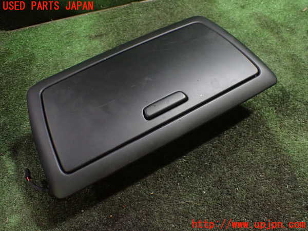 1UPJ-25977841]BMW 120i カブリオレ E88(UL20)小物入れ1 中古_m0001.jpg