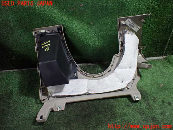 1UPJ-25977842]BMW 120i カブリオレ E88(UL20)小物入れ2 中古_m0004.jpg