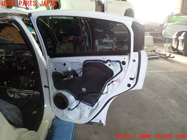 5UPJ-25981290]ヴェゼル ハイブリッド(e：HEV)(RU3)右後ドア 43R-00073 中古_m0004.jpg