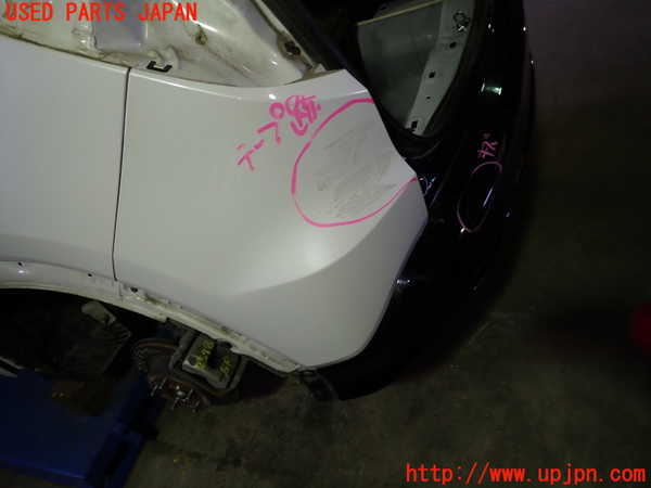 1UPJ-25981610]ヴェゼル ハイブリッド(e：HEV)(RU3)リアバンパー 中古_m0002.jpg
