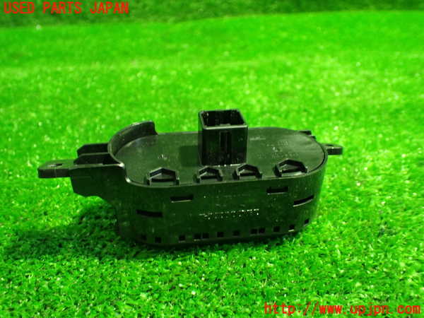 5UPJ-25986307]ヴェゼル ハイブリッド(e：HEV)(RU3)スイッチ2 (シートポジション) 中古_m0002.jpg