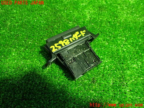 5UPJ-25986290]ヴェゼル ハイブリッド(e：HEV)(RU3)ハザードスイッチ 中古_m0003.jpg