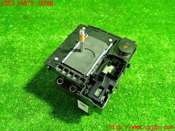 1UPJ-25987555]ヴェゼル ハイブリッド(e：HEV)(RU3)ATシフトレバー 中古_m0001.jpg