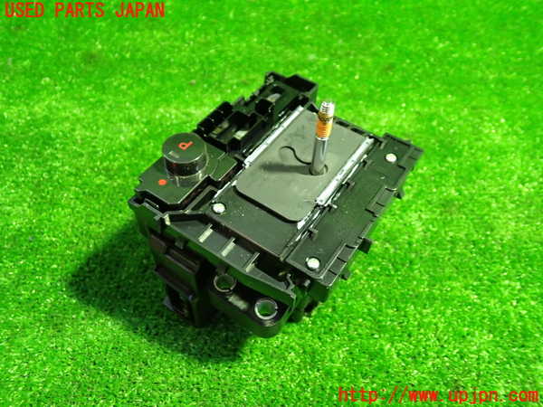 1UPJ-25987555]ヴェゼル ハイブリッド(e：HEV)(RU3)ATシフトレバー 中古_m0002.jpg