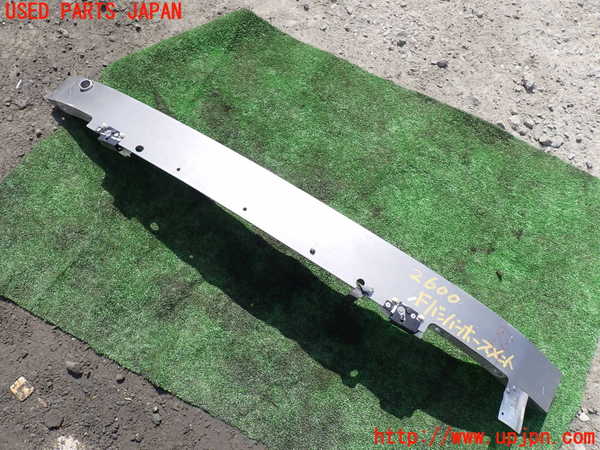 5UPJ-26001014]ボルボ・V90(PB420TMA)フロントバンパーホースメント 中古_m0001.jpg