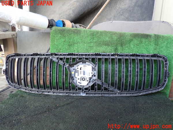1UPJ-26001050]ボルボ・V90(PB420TMA)ラジエターグリル 中古_m0003.jpg