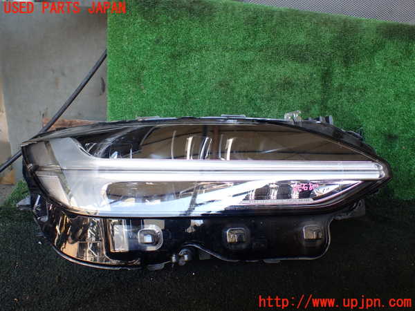 1UPJ-26001130]ボルボ・V90(PB420TMA)右ヘッドライト LED 中古_m0001.jpg