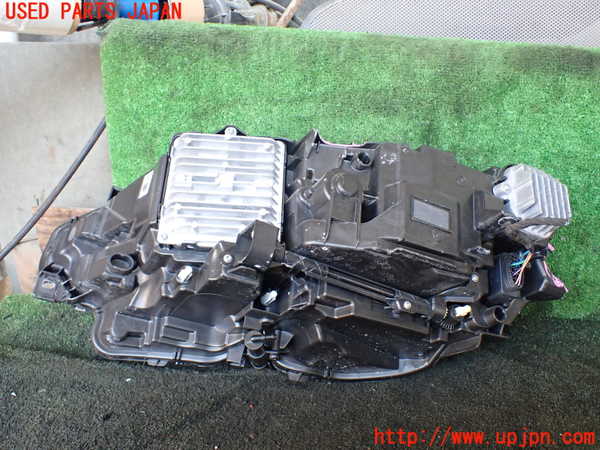 1UPJ-26001130]ボルボ・V90(PB420TMA)右ヘッドライト LED 中古_m0002.jpg
