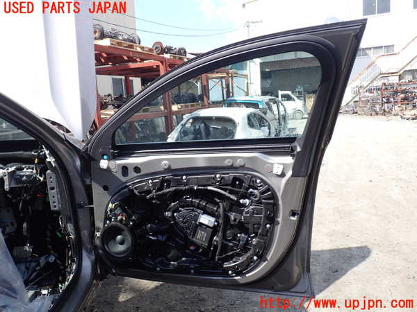 1UPJ-26001230]ボルボ・V90(PB420TMA)右前ドア SEKURIT M53 【ジャンク】_m0004.jpg