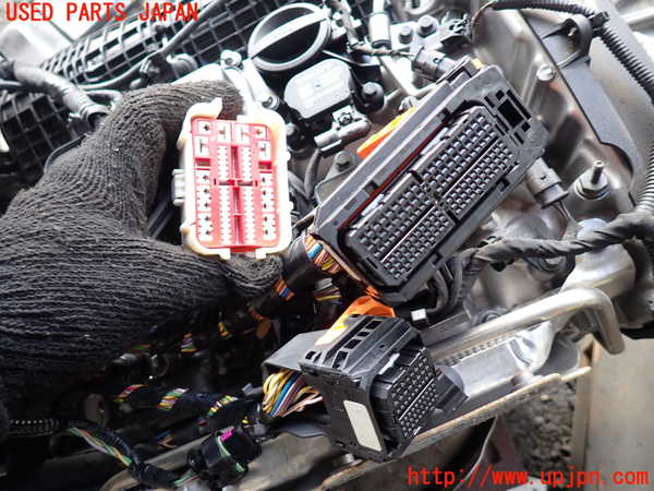 1UPJ-26002010]ボルボ・V90(PB420TMA)エンジン B420T 4WD 中古_m0004.jpg