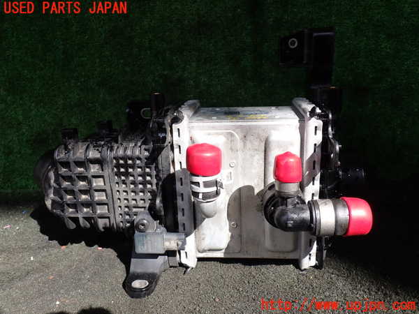 1UPJ-26002451]ボルボ・V90(PB420TMA)インタークーラー1 中古_m0002.jpg