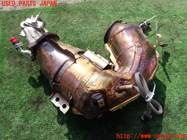 1UPJ-26002661]ボルボ・V90(PB420TMA)触媒1 中古_m0001.jpg
