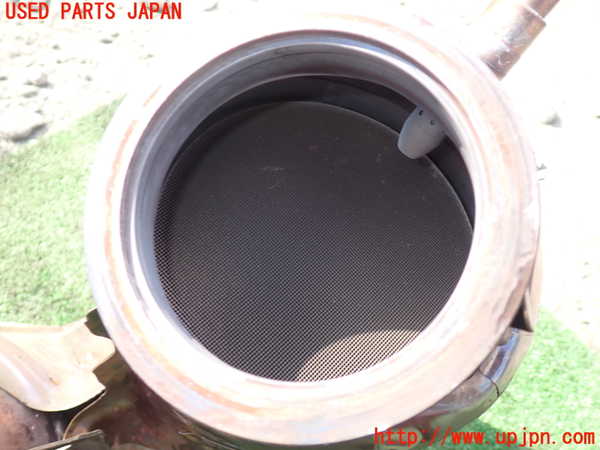 1UPJ-26002661]ボルボ・V90(PB420TMA)触媒1 中古_m0003.jpg