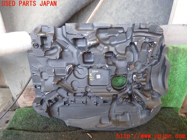 1UPJ-26002160]ボルボ・V90(PB420TMA)エンジンアッパーカバー 中古_m0002.jpg