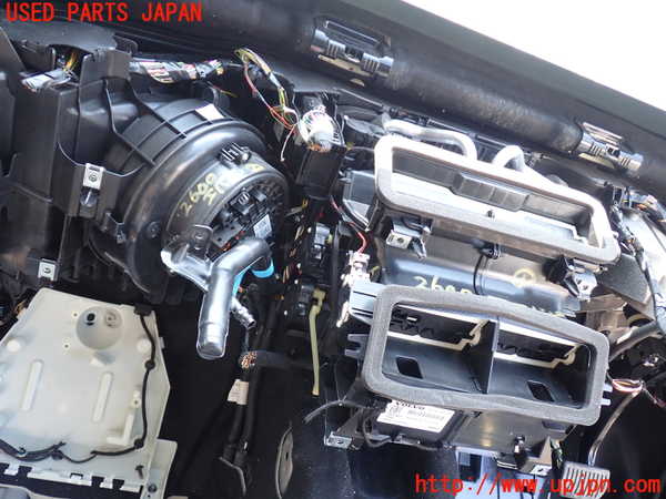 1UPJ-26006081]ボルボ・V90(PB420TMA)エバポレーター1 中古_m0001.jpg