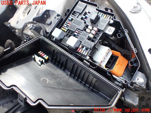 1UPJ-26006742]ボルボ・V90(PB420TMA)ヒューズボックス2 中古_m0002.jpg