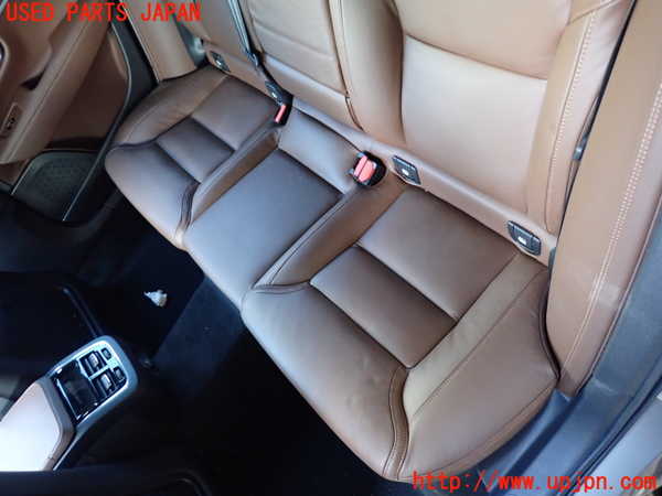 1UPJ-26007385]ボルボ・V90(PB420TMA)リアシート 中古_m0004.jpg