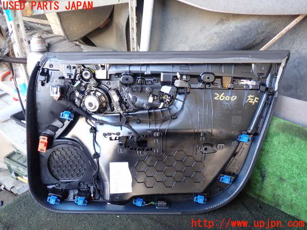1UPJ-26001264]ボルボ・V90(PB420TMA)左前ドア内張り 中古_m0005.jpg