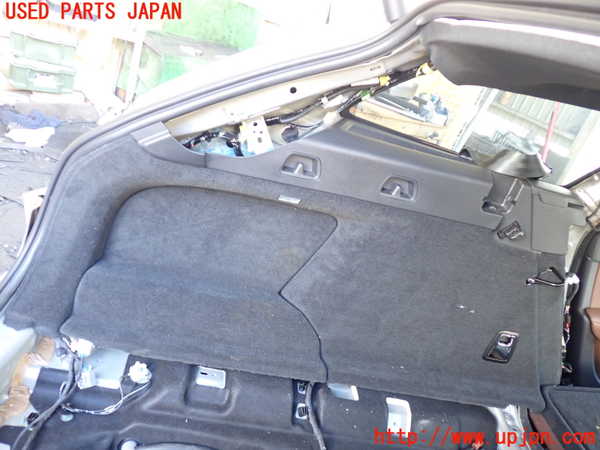 1UPJ-26007680]ボルボ・V90(PB420TMA)左リアピラートリム 中古_m0001.jpg