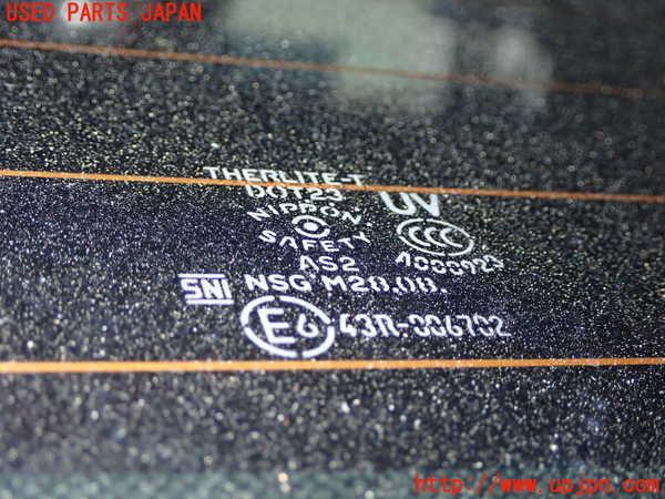 5UPJ-26021560]GR86(BRZ)(ZN8)リアガラス M28.08. 中古_m0002.jpg