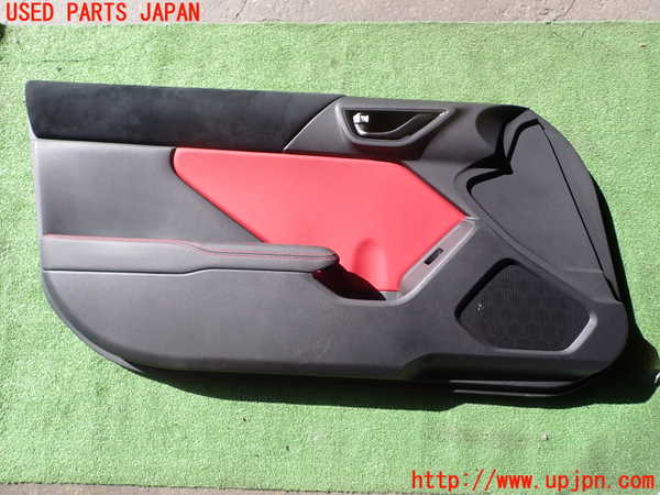 5UPJ-26021264]GR86(BRZ)(ZN8)左ドア内張り 中古_m0001.jpg
