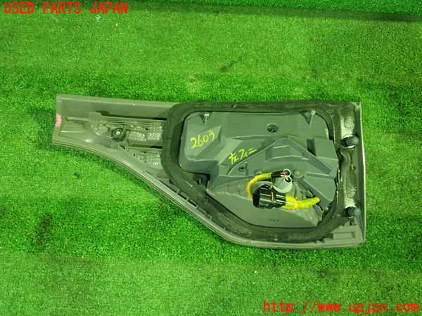 1UPJ-26031552]エスティマハイブリッド(AHR20W)左リアフィニッシャー 中古_m0002.jpg