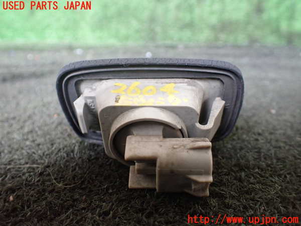1UPJ-26041162]ハイラックスサーフ(RZN185W)左ウィンカーレンズ 中古_m0002.jpg
