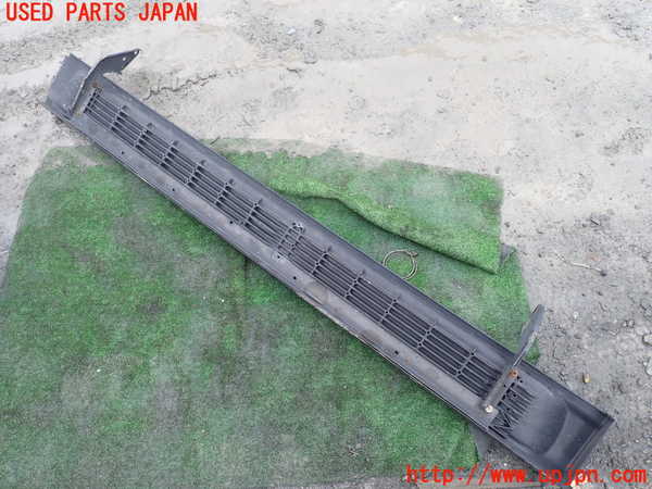 5UPJ-26041390]ハイラックスサーフ(RZN185W)右サイドステップ 中古_m0002.jpg