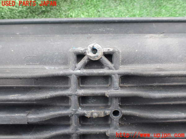 5UPJ-26041390]ハイラックスサーフ(RZN185W)右サイドステップ 中古_m0003.jpg