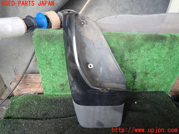 5UPJ-26041456]ハイラックスサーフ(RZN185W)左リアマッドガード(泥除け) 中古_m0002.jpg