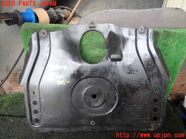 5UPJ-26042170]ハイラックスサーフ(RZN185W)エンジンアンダーカバー 中古_m0001.jpg