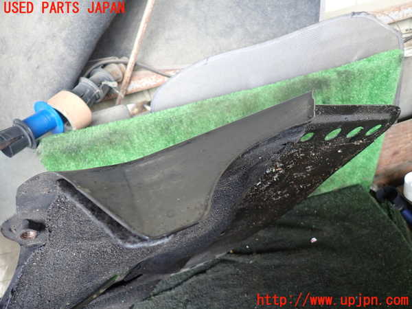 5UPJ-26042170]ハイラックスサーフ(RZN185W)エンジンアンダーカバー 中古_m0003.jpg