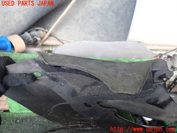 5UPJ-26042170]ハイラックスサーフ(RZN185W)エンジンアンダーカバー 中古_m0004.jpg