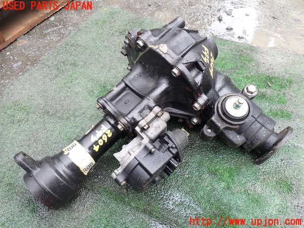 5UPJ-26044350]ハイラックスサーフ(RZN185W)フロントデフ 中古_m0002.jpg