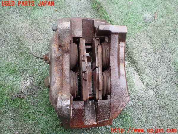 5UPJ-26044080]ハイラックスサーフ(RZN185W)右フロントキャリパー 中古_m0002.jpg