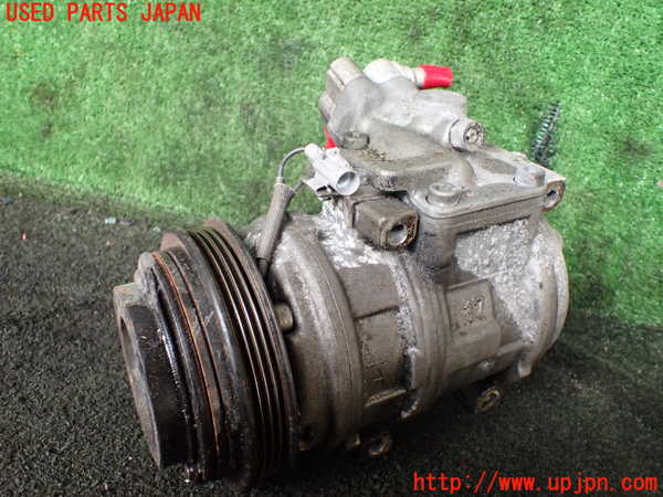 5UPJ-26046025]ハイラックスサーフ(RZN185W)エアコンコンプレッサー 中古_m0001.jpg