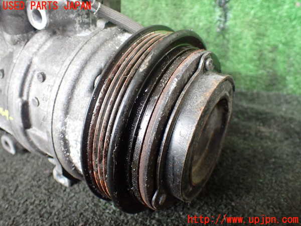 5UPJ-26046025]ハイラックスサーフ(RZN185W)エアコンコンプレッサー 中古_m0003.jpg