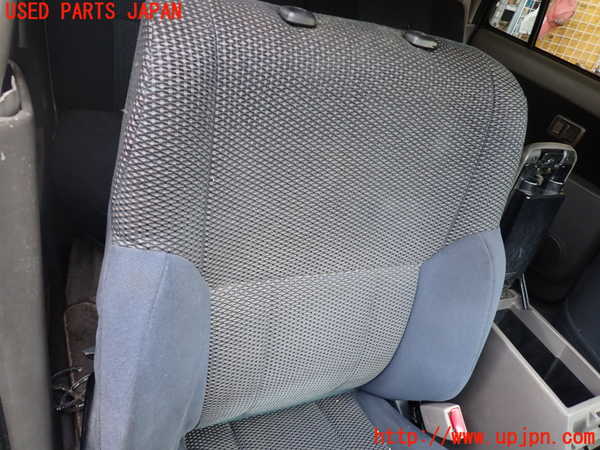 5UPJ-26047035]ハイラックスサーフ(RZN185W)運転席シート 中古_m0002.jpg