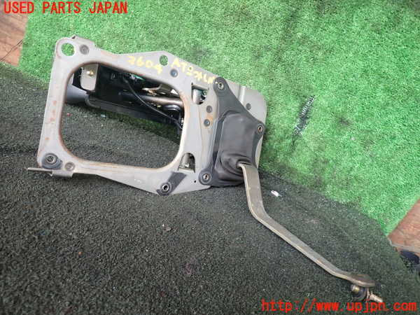 5UPJ-26047555]ハイラックスサーフ(RZN185W)ATシフトレバー 中古_m0004.jpg