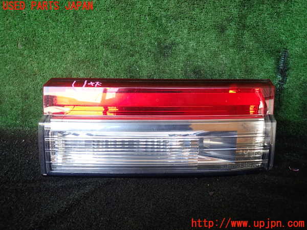 1UPJ-26051550]デリカD：5(CV1W)右リアフィニッシャー 中古_m0001.jpg