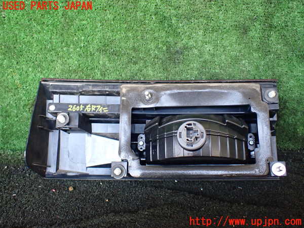 1UPJ-26051550]デリカD：5(CV1W)右リアフィニッシャー 中古_m0003.jpg