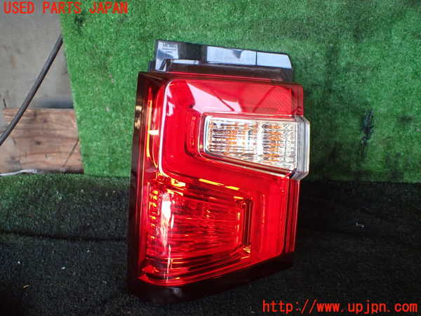 1UPJ-26051536]デリカD：5(CV1W)左テールランプ 中古_m0001.jpg