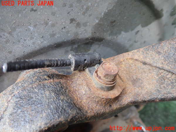 1UPJ-26054290]デリカD：5(CV1W)右フロントナックルハブ 中古_m0003.jpg