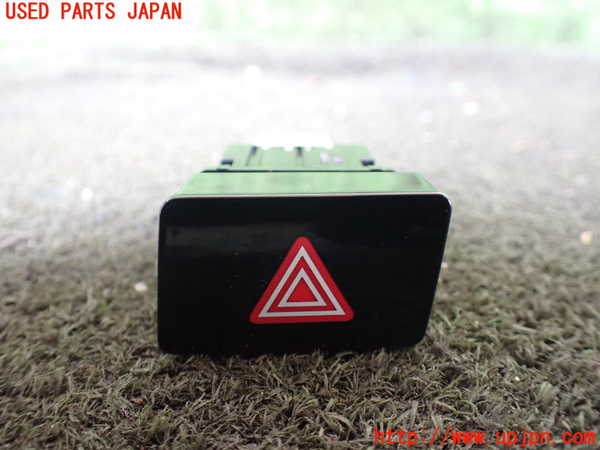 1UPJ-26056290]デリカD：5(CV1W)ハザードスイッチ 中古_m0001.jpg