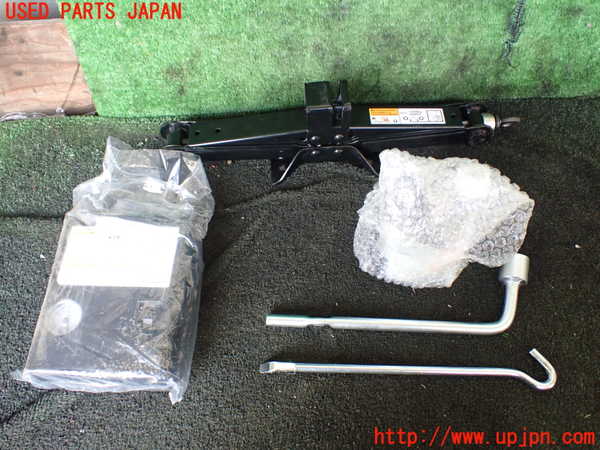 1UPJ-26057805]デリカD：5(CV1W)車載工具 中古_m0001.jpg