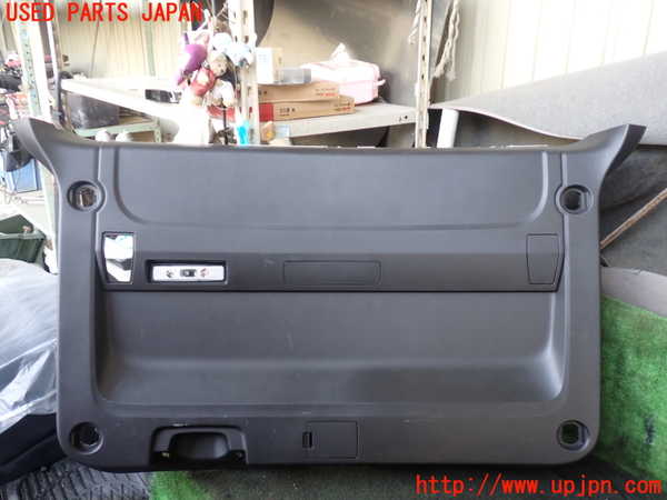 1UPJ-26051578]デリカD：5(CV1W)バックドア内張り 中古_m0001.jpg