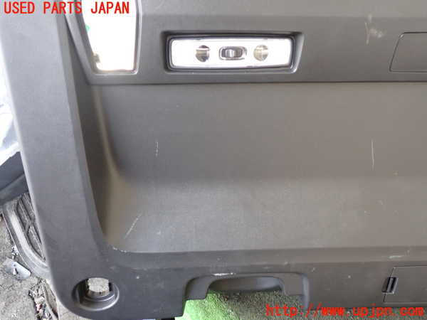 1UPJ-26051578]デリカD：5(CV1W)バックドア内張り 中古_m0002.jpg